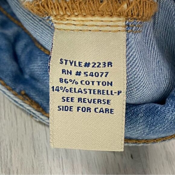 Cabi | Light Wash Malibu Flare Jeans Size 12 Style #223R - Picture 8 of 8